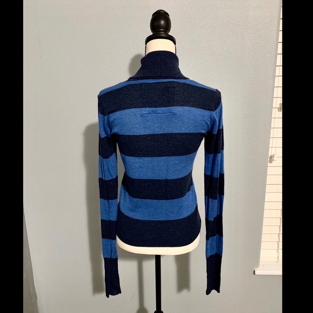Abercrombie & Fitch Sweater - Picture 2 of 2